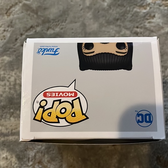NWT Funko Pop Selina Kyle 1190 - Picture 6 of 6